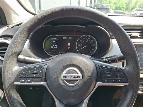 Used 2021 Nissan Versa SV FWD image 18