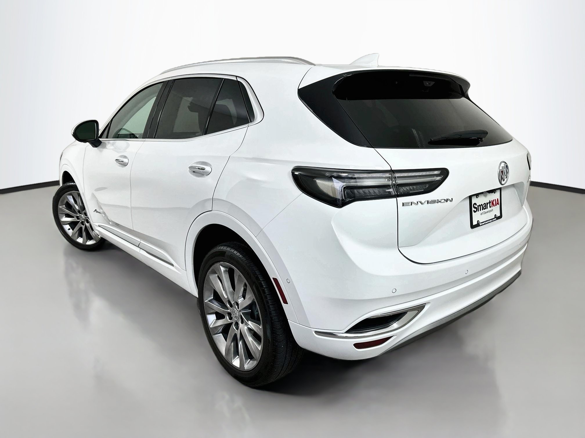 Used 2022 Buick Envision Avenir w/ Technology Package II FWD image 5