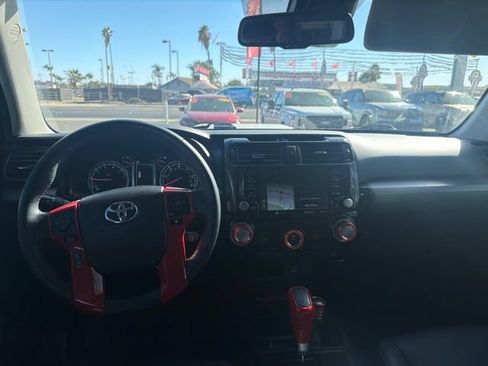 Used 2020 Toyota 4Runner TRD Off-Road Premium AWD/4WD image 19