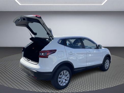 Used 2020 Nissan Rogue Sport S image 6