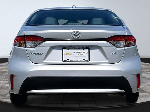 Used 2022 Toyota Corolla LE FWD image 4