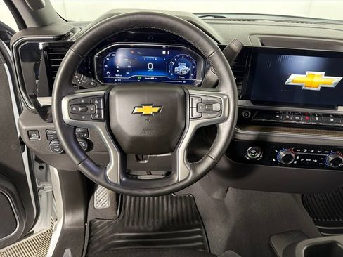 Used 2023 Chevrolet Silverado 1500 LT AWD/4WD image 13