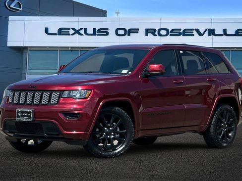 Used 2018 Jeep Grand Cherokee Altitude AWD/4WD image 1