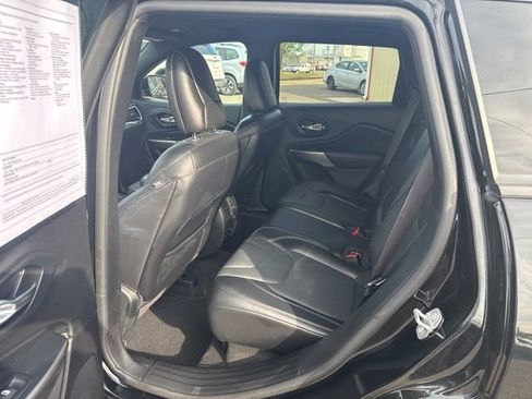 Used 2019 Jeep Cherokee High Altitude AWD/4WD image 10