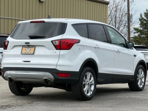 Used 2019 Ford Escape SE image 5