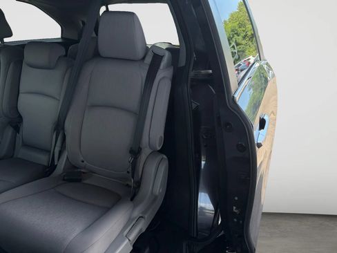 Used 2018 Honda Odyssey EX image 14
