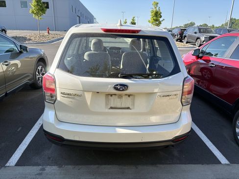 Used 2017 Subaru Forester 2.5i AWD/4WD image 5