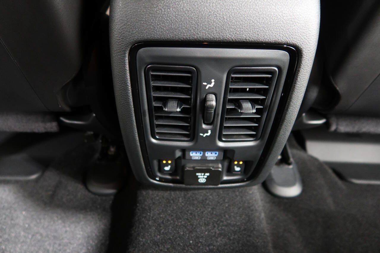 Used 2021 Dodge Durango SRT w/ Technology Group AWD/4WD image 28