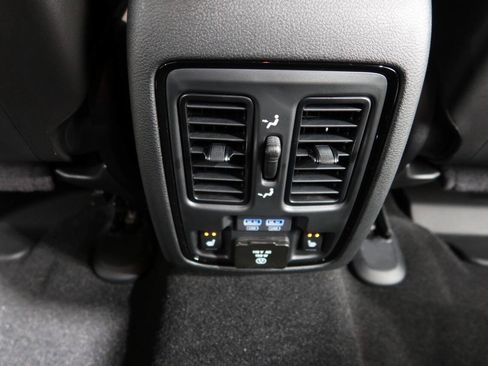 Used 2021 Dodge Durango SRT w/ Technology Group AWD/4WD image 28