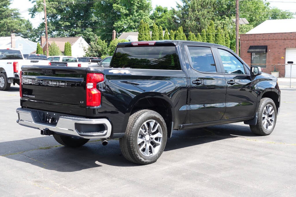 Used 2024 Chevrolet Silverado 1500 LT AWD/4WD image 4
