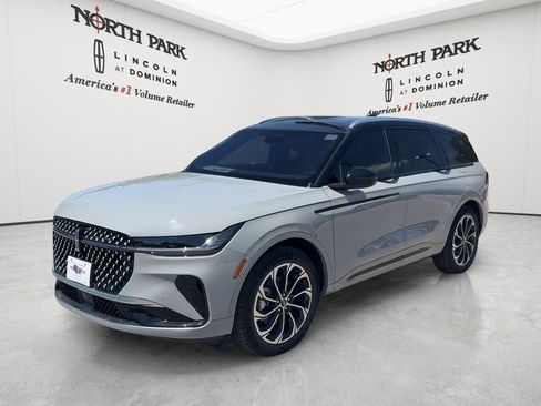 New 2026 Lincoln Nautilus Reserve AWD/4WD image 1