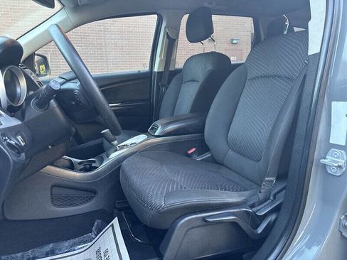 Used 2020 Dodge Journey SE image 11