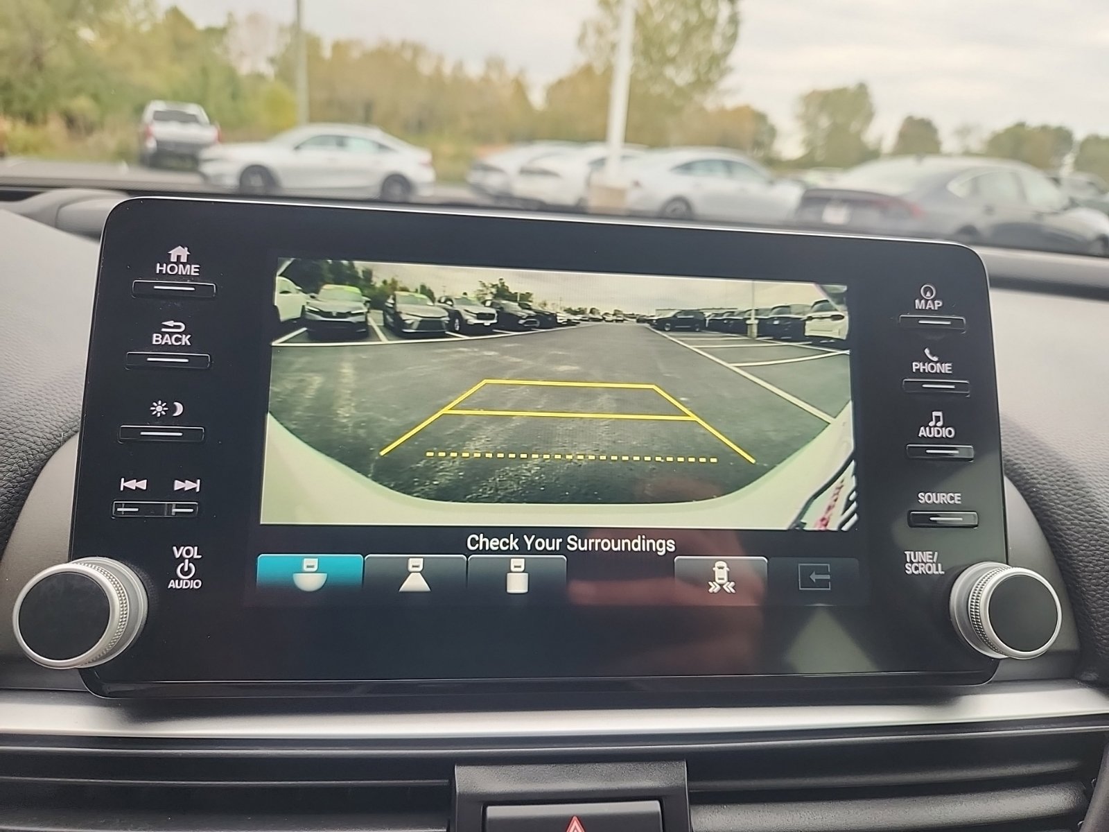 Used 2020 Honda Accord Touring image 24