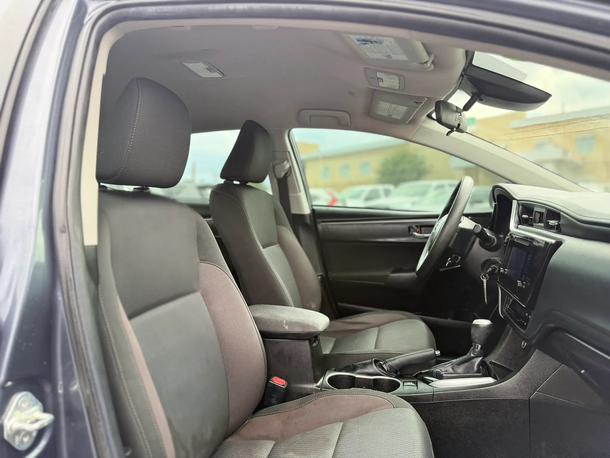 Used 2019 Toyota Corolla LE FWD image 19