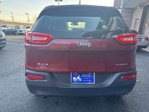 Used 2016 Jeep Cherokee Sport image 24