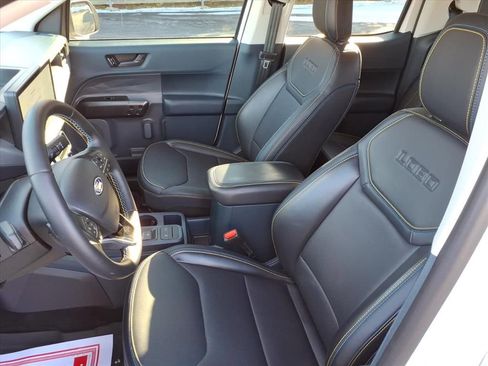 Certified 2025 Ford Maverick Lobo image 28