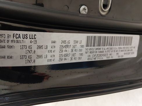 Used 2019 Jeep Cherokee Latitude w/ Cold Weather Group image 35