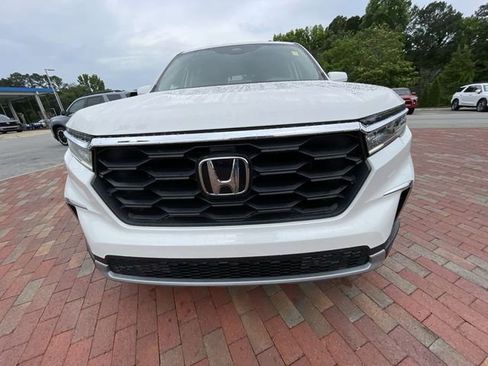 Used 2025 Honda Pilot EX-L image 3