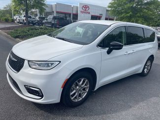 Used 2024 Chrysler Pacifica Touring-L video 1