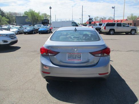 Used 2015 Hyundai Elantra SE FWD image 6