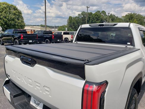 Used 2024 Toyota Tundra Platinum AWD/4WD image 10
