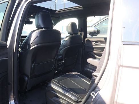 Used 2024 Jeep Grand Cherokee L Limited w/ Luxury Tech Group II AWD/4WD image 33