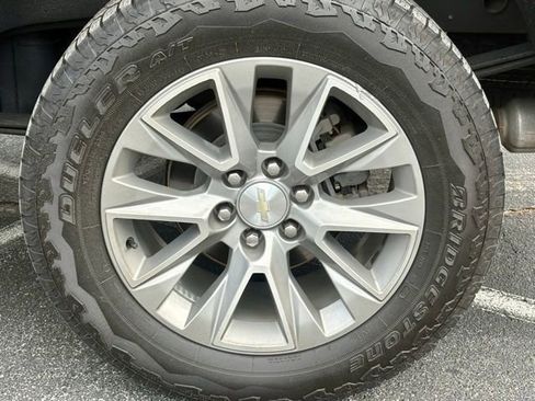 Used 2021 Chevrolet Silverado 1500 High Country w/ Technology Package image 31