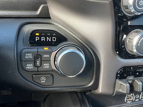 New 2026 RAM 1500 4x4 Crew Cab image 27