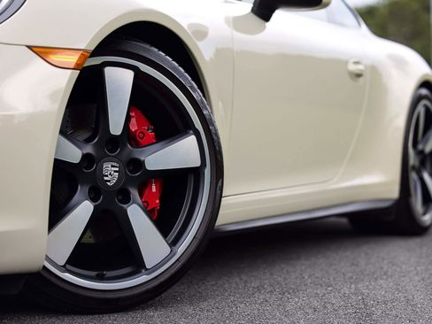 Used 2014 Porsche 911 Carrera S image 6