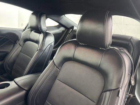 Used 2024 Ford Mustang Premium image 9