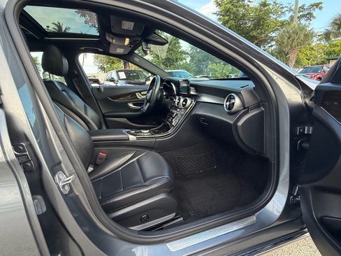 Used 2019 Mercedes-Benz C 300 4MATIC Sedan image 16