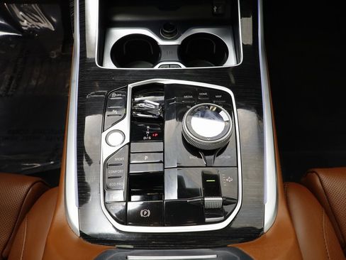 Certified 2025 BMW X7 M60i image 13