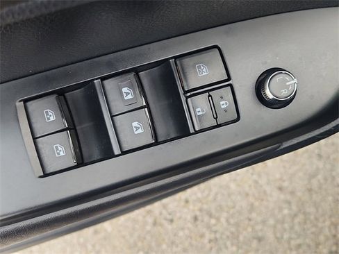 Used 2017 Toyota Highlander XLE image 23