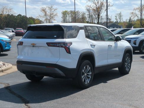 New 2026 Chevrolet Equinox LT FWD image 9
