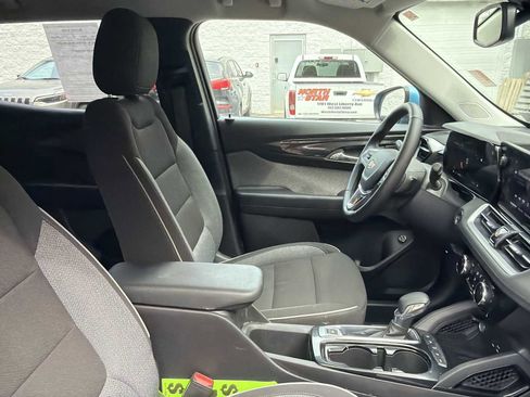 Used 2025 Chevrolet TrailBlazer LT w/ Convenience Package image 25