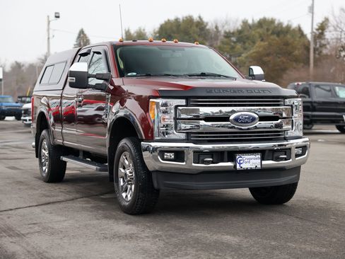 Used 2017 Ford F250 Lariat w/ Chrome Package image 3