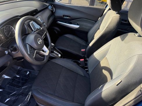 Used 2018 Nissan Kicks SV image 11