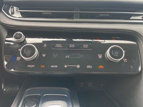 Certified 2025 INFINITI QX60 Luxe w/ Vision Package image 17