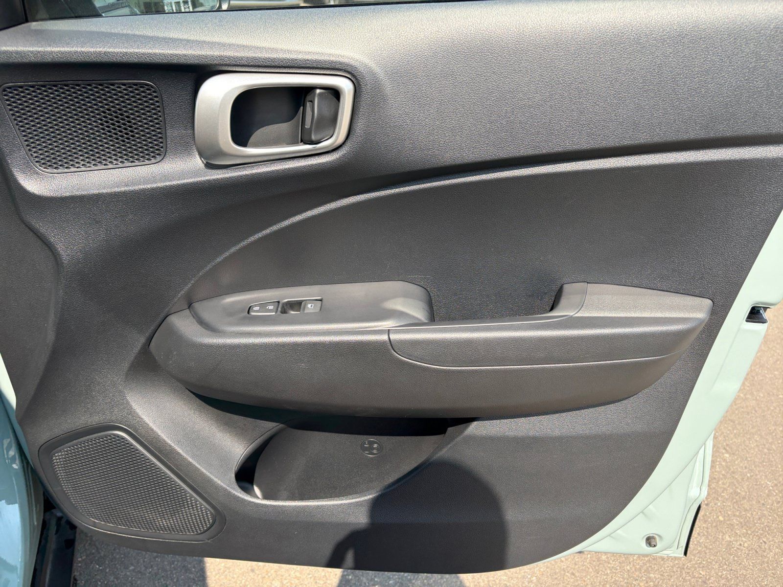 Certified 2025 Hyundai Venue SEL FWD image 16