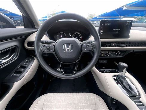 Used 2026 Honda HR-V LX image 6