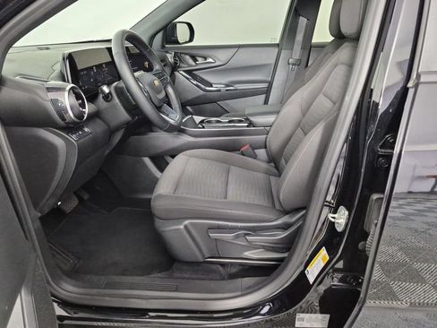 Certified 2025 Chevrolet Equinox LT FWD image 17