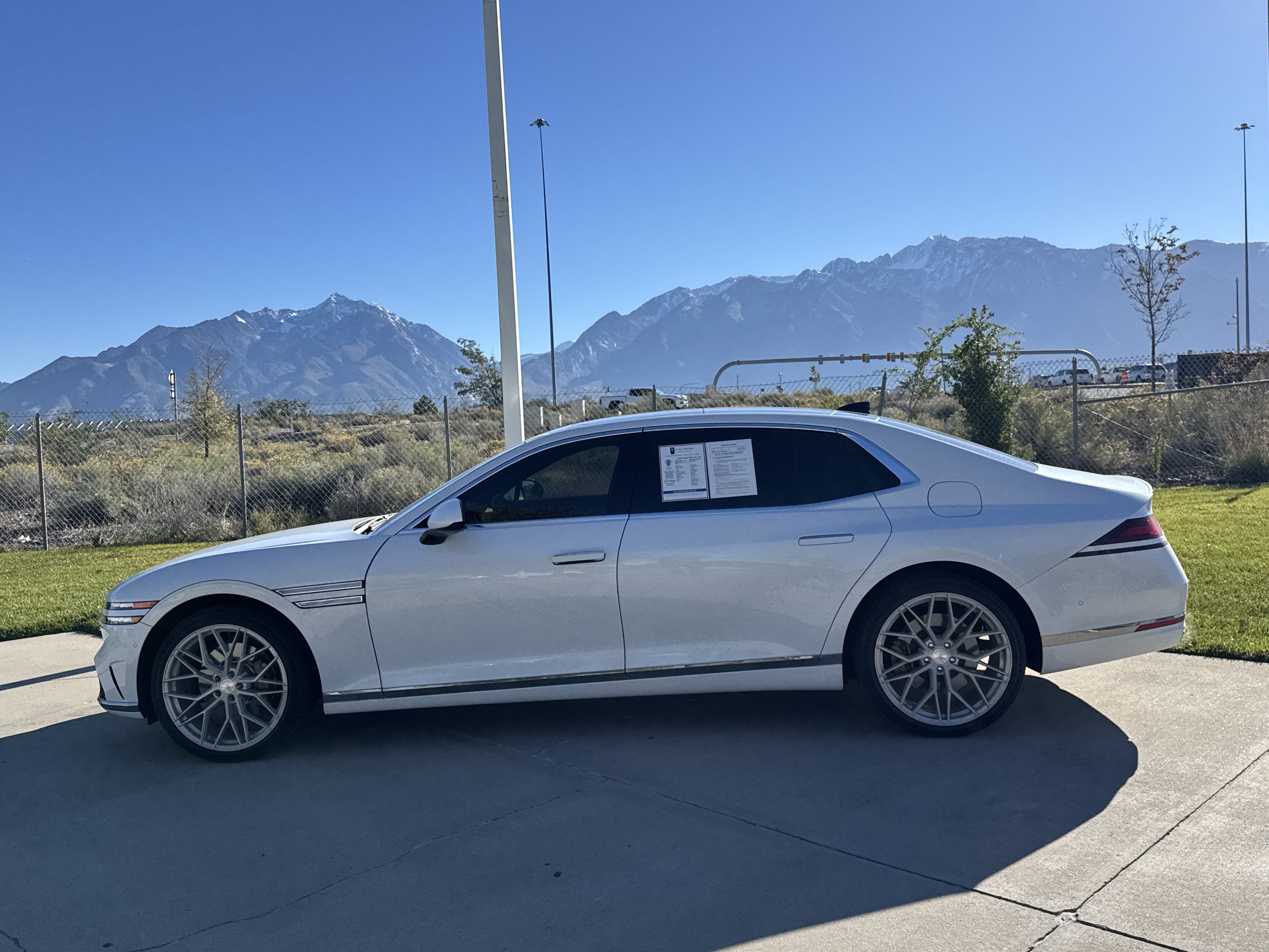 Used 2026 Genesis G90 3.5T AWD/4WD image 2