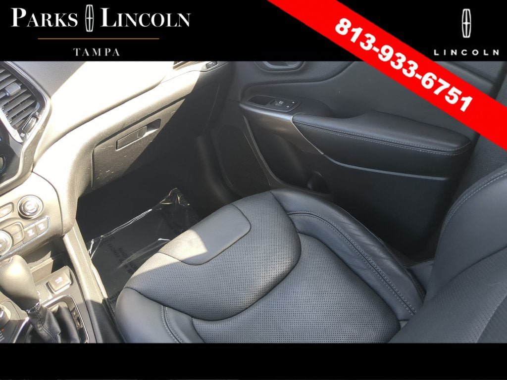 Used 2019 Jeep Cherokee Limited w/ Technology Group AWD/4WD image 15