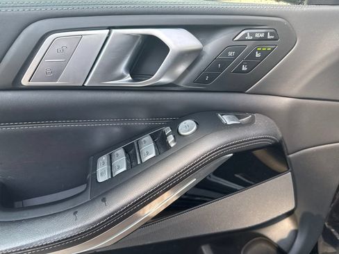 Used 2019 BMW X7 xDrive50i w/ M Sport Package AWD/4WD image 11