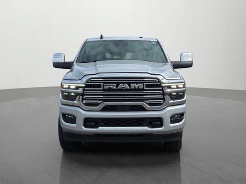 Used 2026 RAM 2500 Laramie AWD/4WD image 2