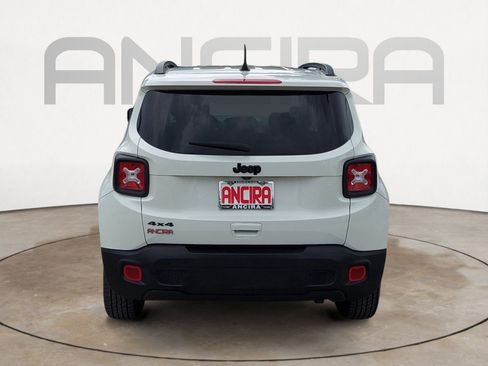Used 2023 Jeep Renegade Latitude image 9