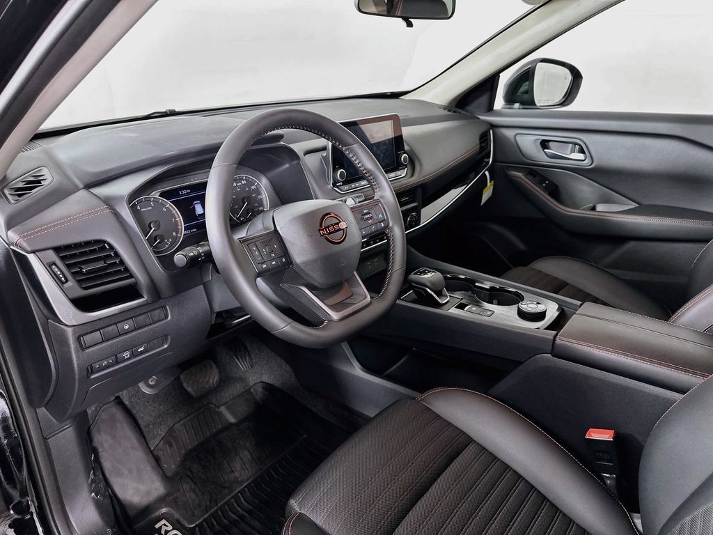 Certified 2026 Nissan Rogue SV AWD/4WD image 15