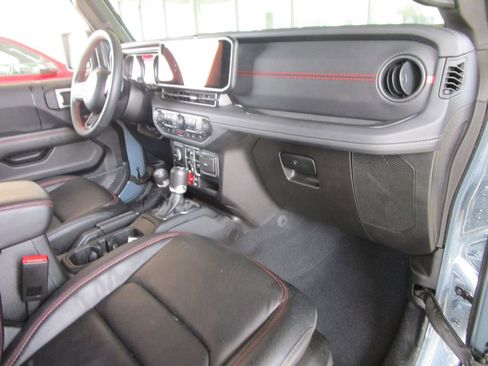 Used 2024 Jeep Wrangler Unlimited Rubicon image 26