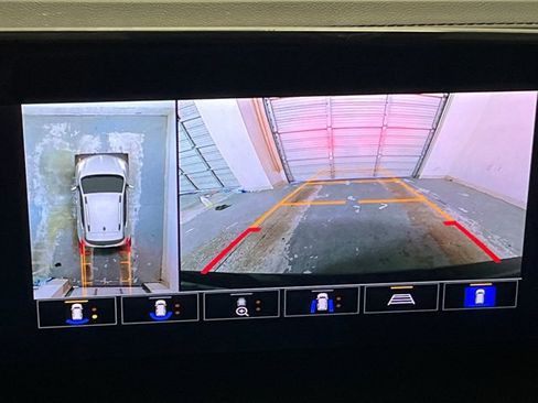 Used 2025 Buick Encore GX Sport Touring w/ Advanced Technology Package image 4