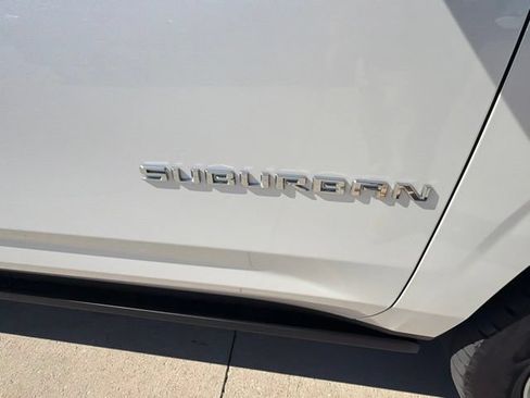 Certified 2022 Chevrolet Suburban High Country AWD/4WD image 36